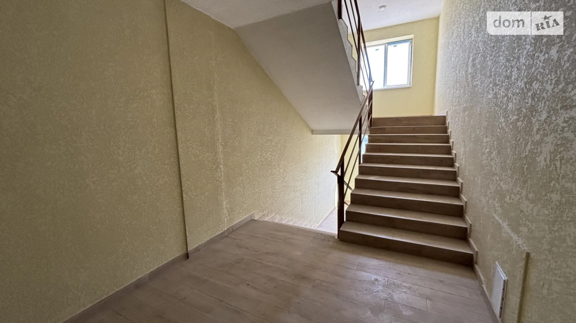 Продается 2-комнатная квартира 74 кв. м в Ужгороде, ул. Енковская, 33 - фото 3