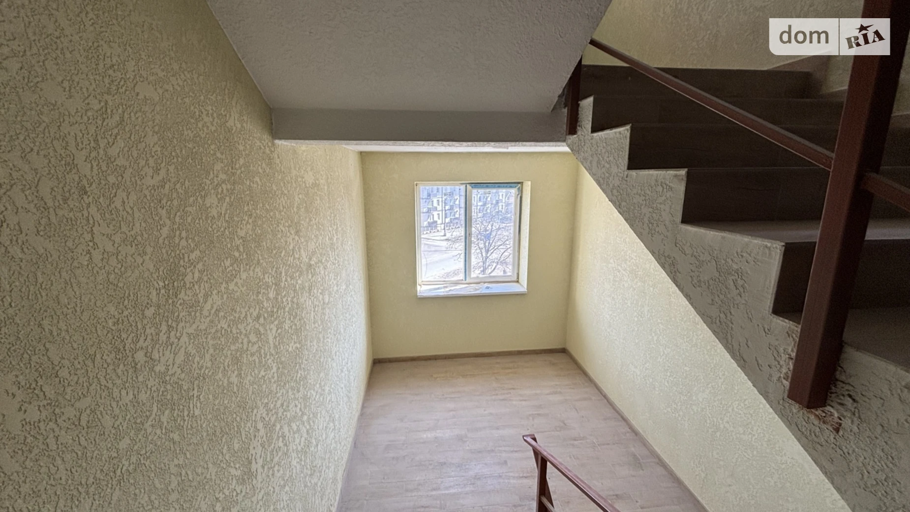 Продается 1-комнатная квартира 66 кв. м в Ужгороде, ул. Енковская, 33 - фото 4