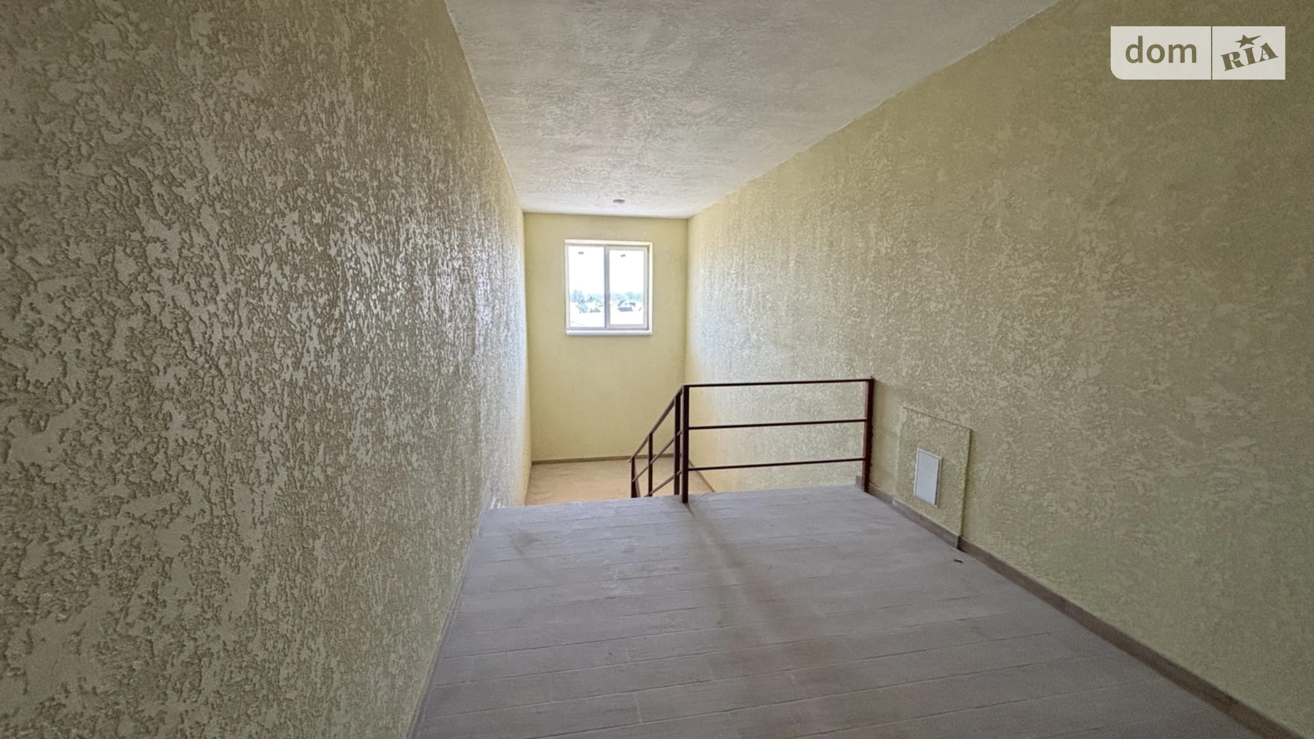 Продается 1-комнатная квартира 66 кв. м в Ужгороде, ул. Енковская, 33 - фото 3
