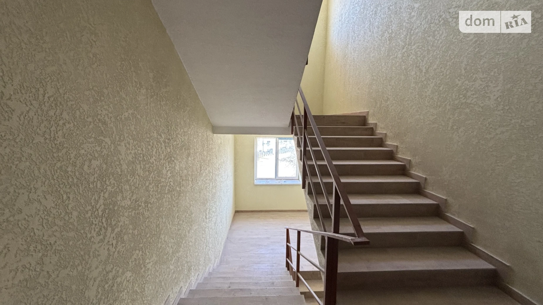 Продается 2-комнатная квартира 74 кв. м в Ужгороде, ул. Енковская, 33 - фото 4