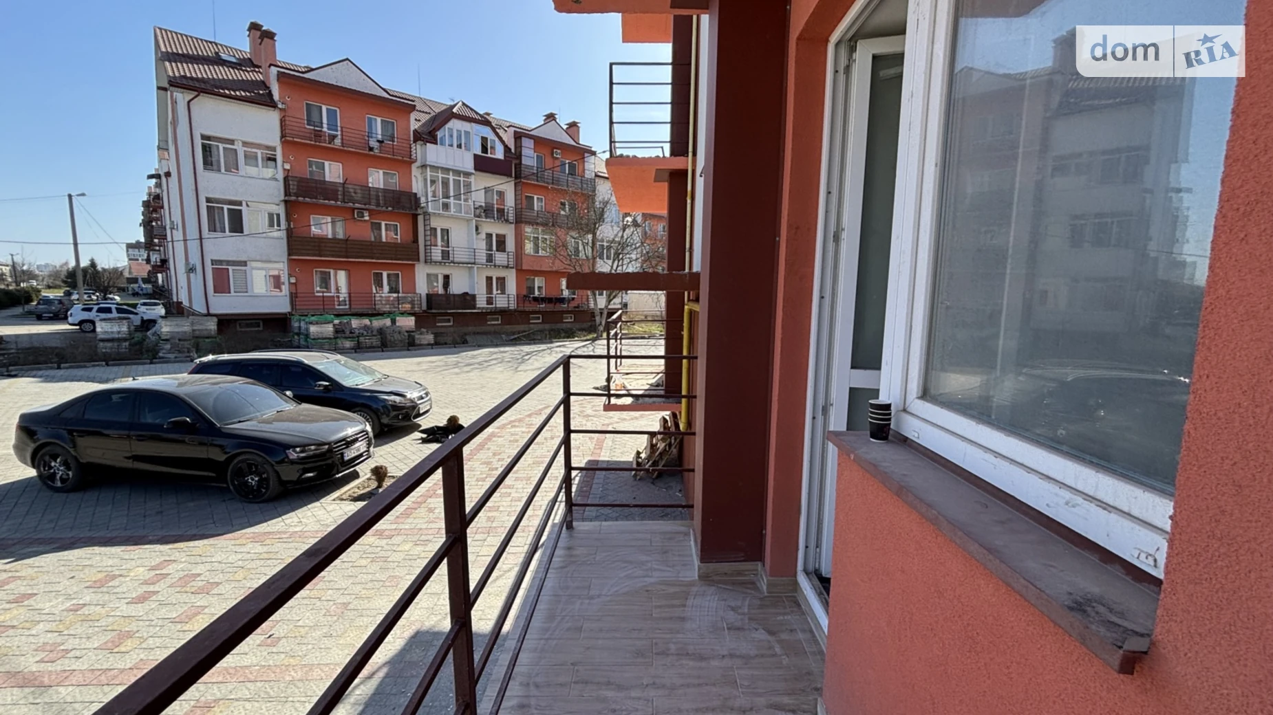 Продается 1-комнатная квартира 66 кв. м в Ужгороде, ул. Енковская, 33 - фото 2