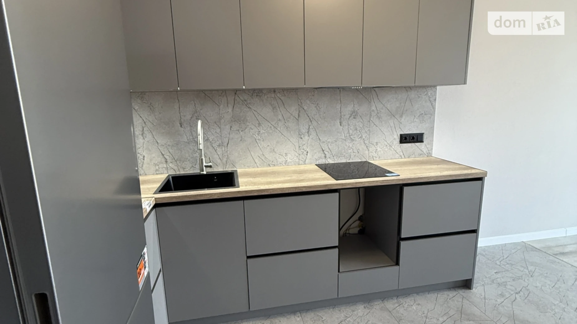 Продается 1-комнатная квартира 30 кв. м в Гостомеле, ул. Молодежная, 11/6 - фото 3