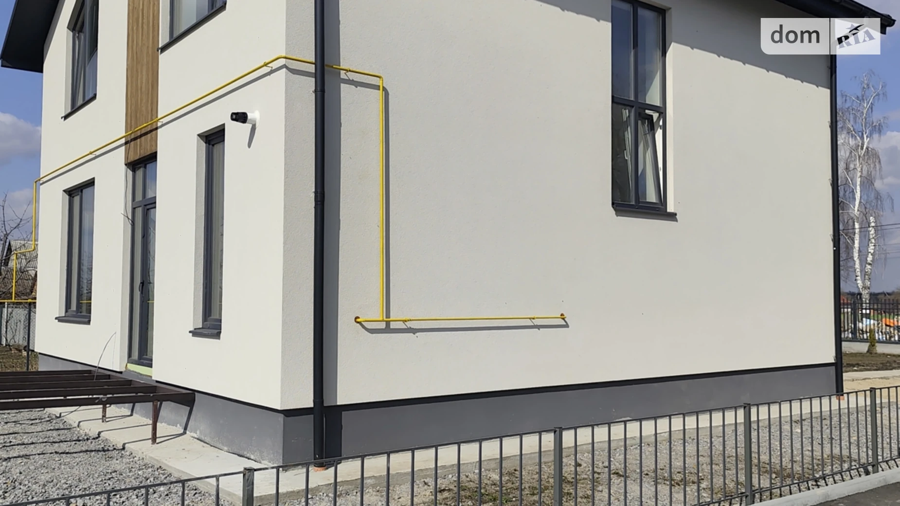 Продается дом на 2 этажа 140 кв. м с камином, цена: 170000 $ - фото 2