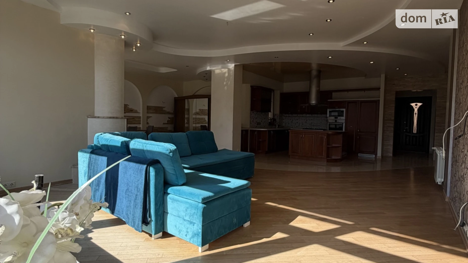 Продается дом на 2 этажа 191.3 кв. м с беседкой, цена: 285000 $ - фото 2