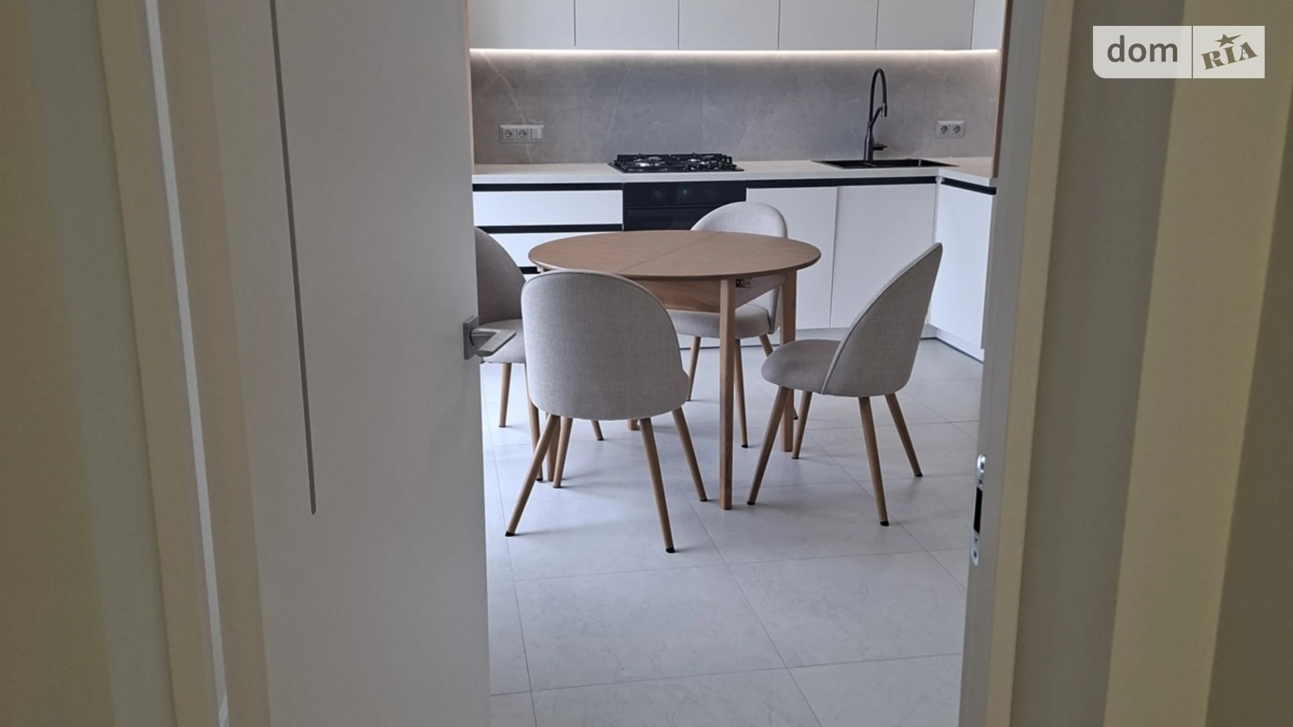 2-кімнатна квартира 74 кв. м у Тернополі, цена: 89500 $ - фото 5