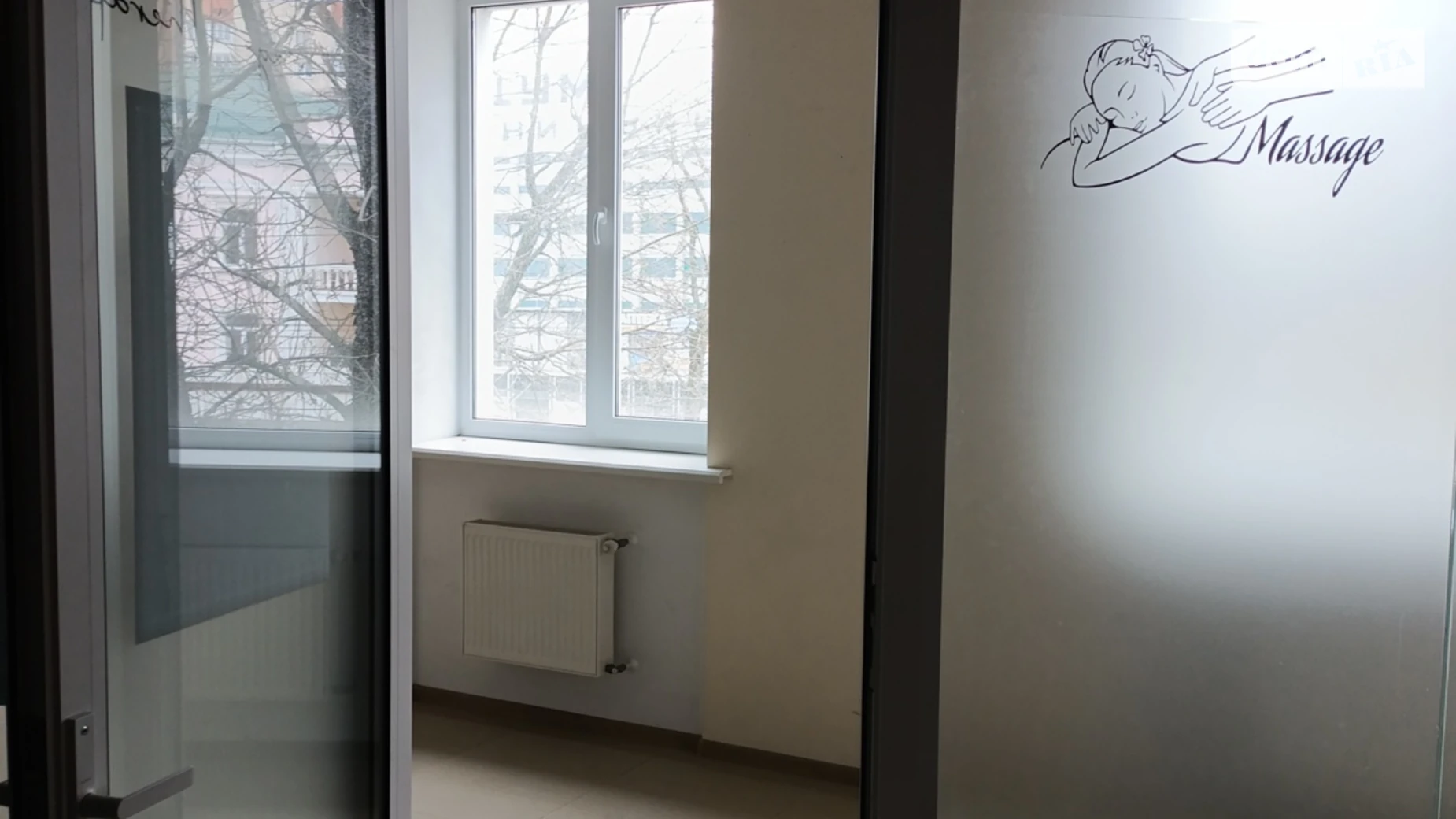 Сдается в аренду офис 14 кв. м в бизнес-центре, цена: 4000 грн - фото 2