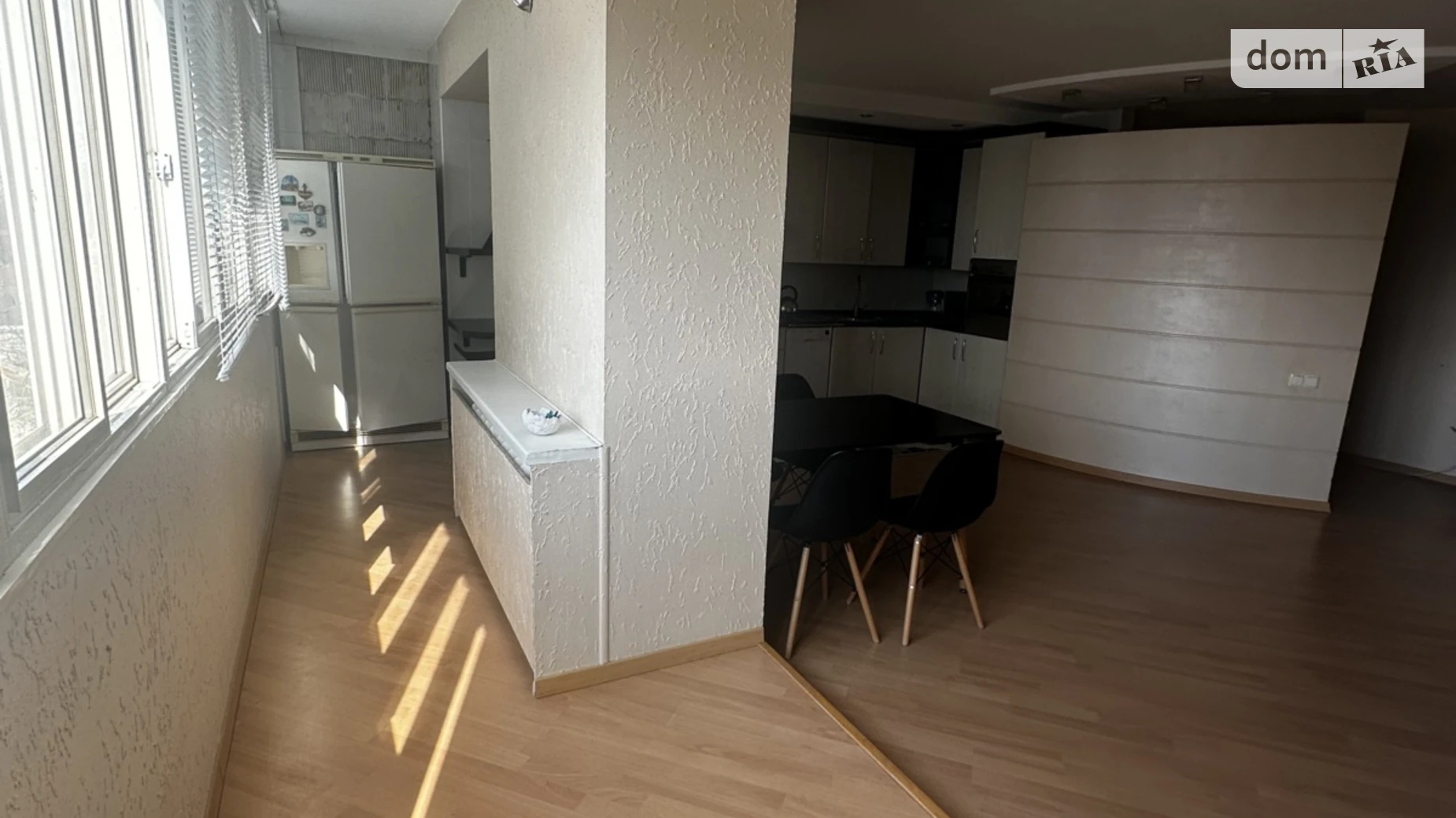 Продается 2-комнатная квартира 101.8 кв. м в Черноморске, цена: 73000 $ - фото 2