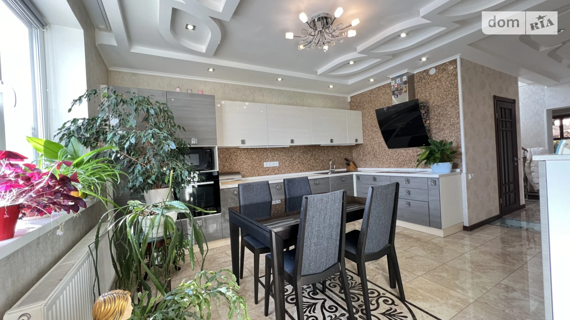 Продается дом на 2 этажа 217.1 кв. м с баней/сауной, цена: 165000 $ - фото 2