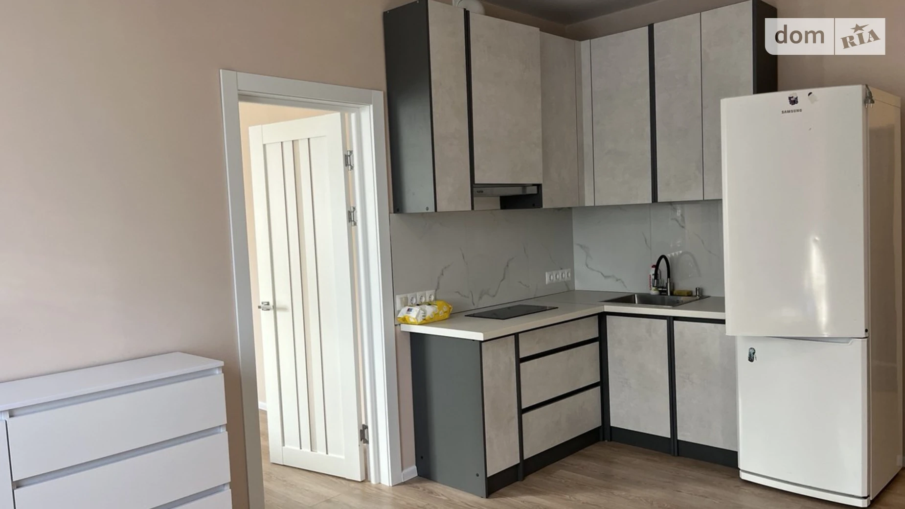 Продается 1-комнатная квартира 41 кв. м в Буче, ул. Антония Михайловского(Малиновского), 64 - фото 2