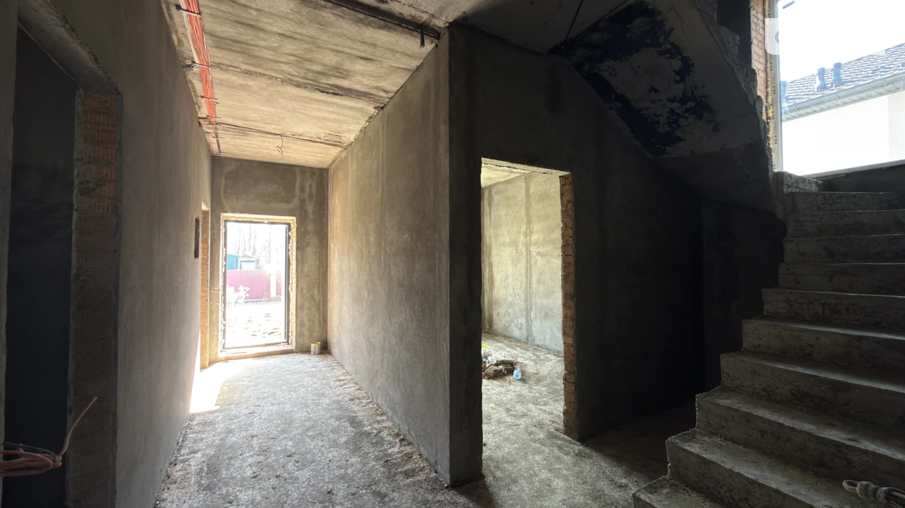 Продается дом на 2 этажа 130 кв. м с гаражом, цена: 140000 $ - фото 3