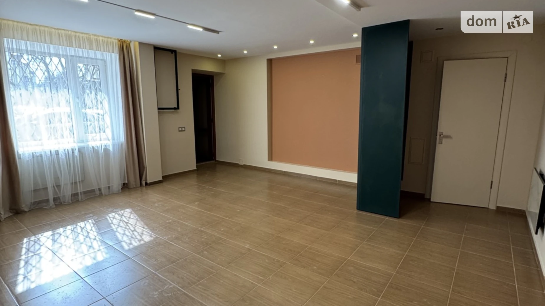 Продається офіс 35 кв. м в бізнес-центрі, цена: 42000 $ - фото 2