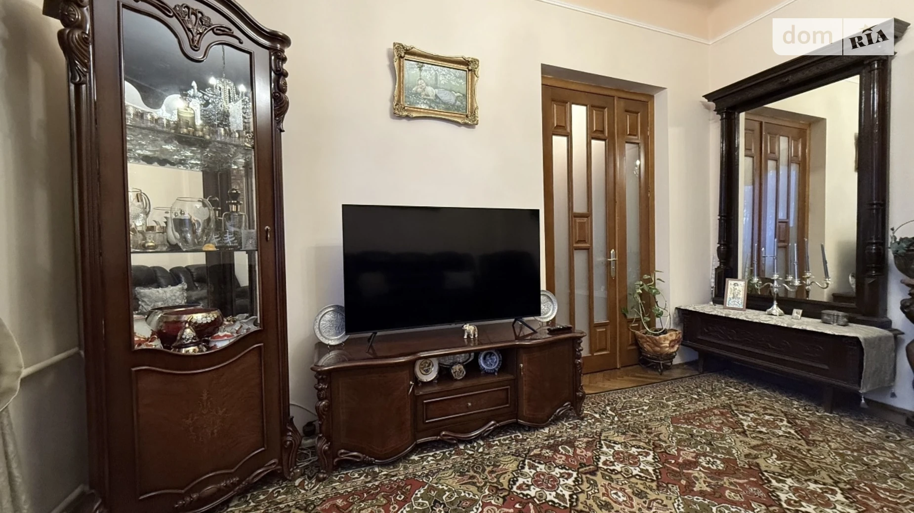 Продается дом на 2 этажа 212 кв. м с бассейном, цена: 280000 $ - фото 2