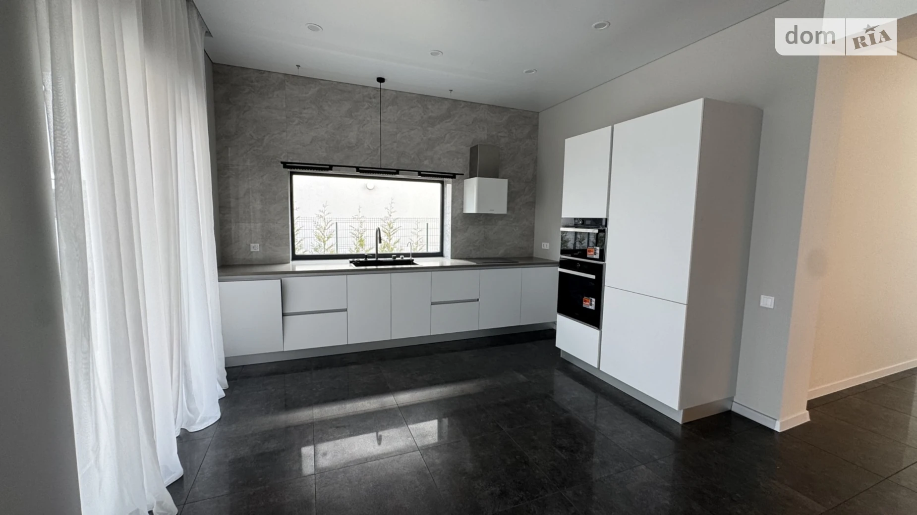 Продается дом на 2 этажа 232 кв. м с мебелью, цена: 379000 $ - фото 3