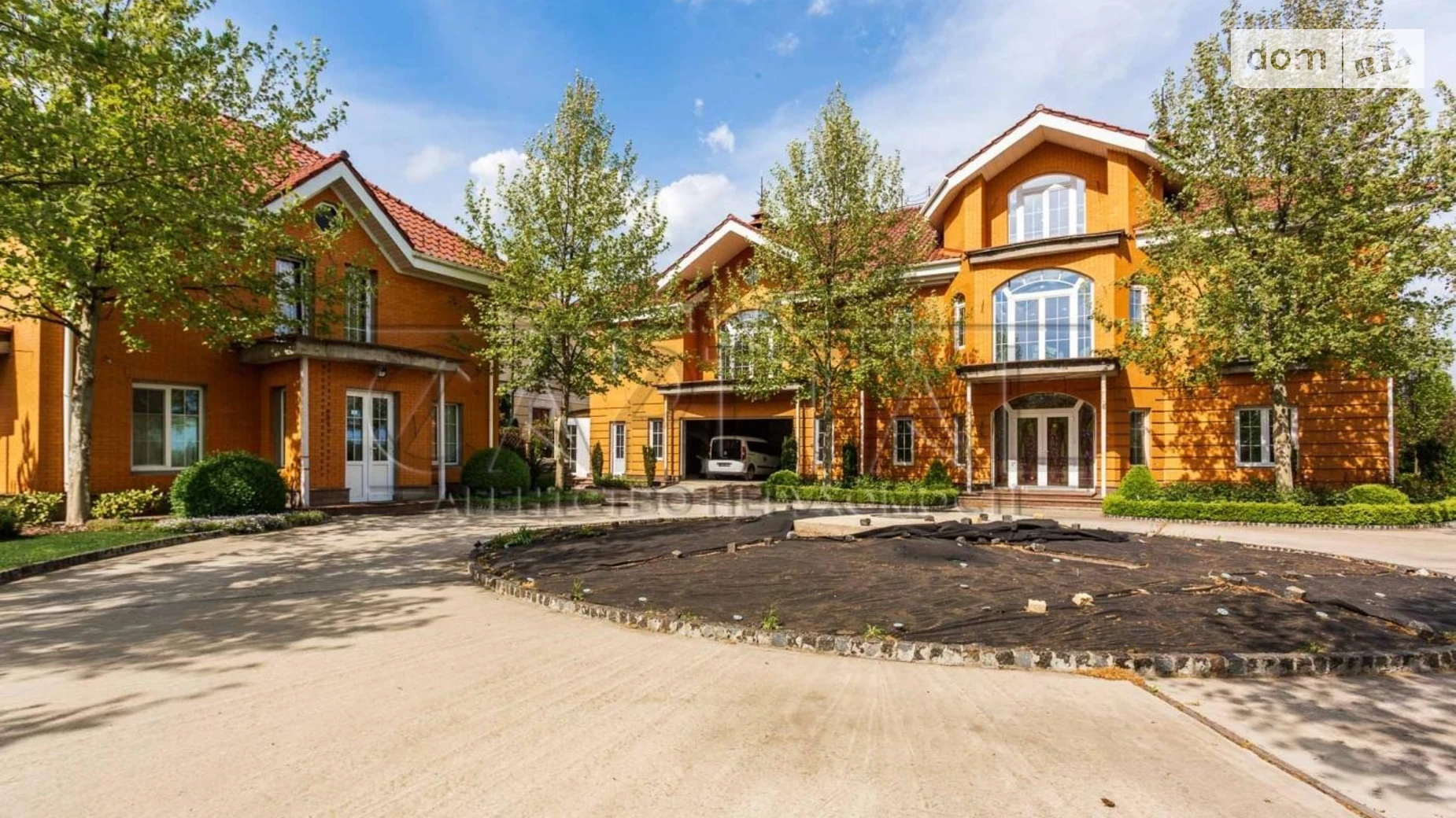 Продается дом на 3 этажа 847.8 кв. м с беседкой, цена: 2150000 $ - фото 2