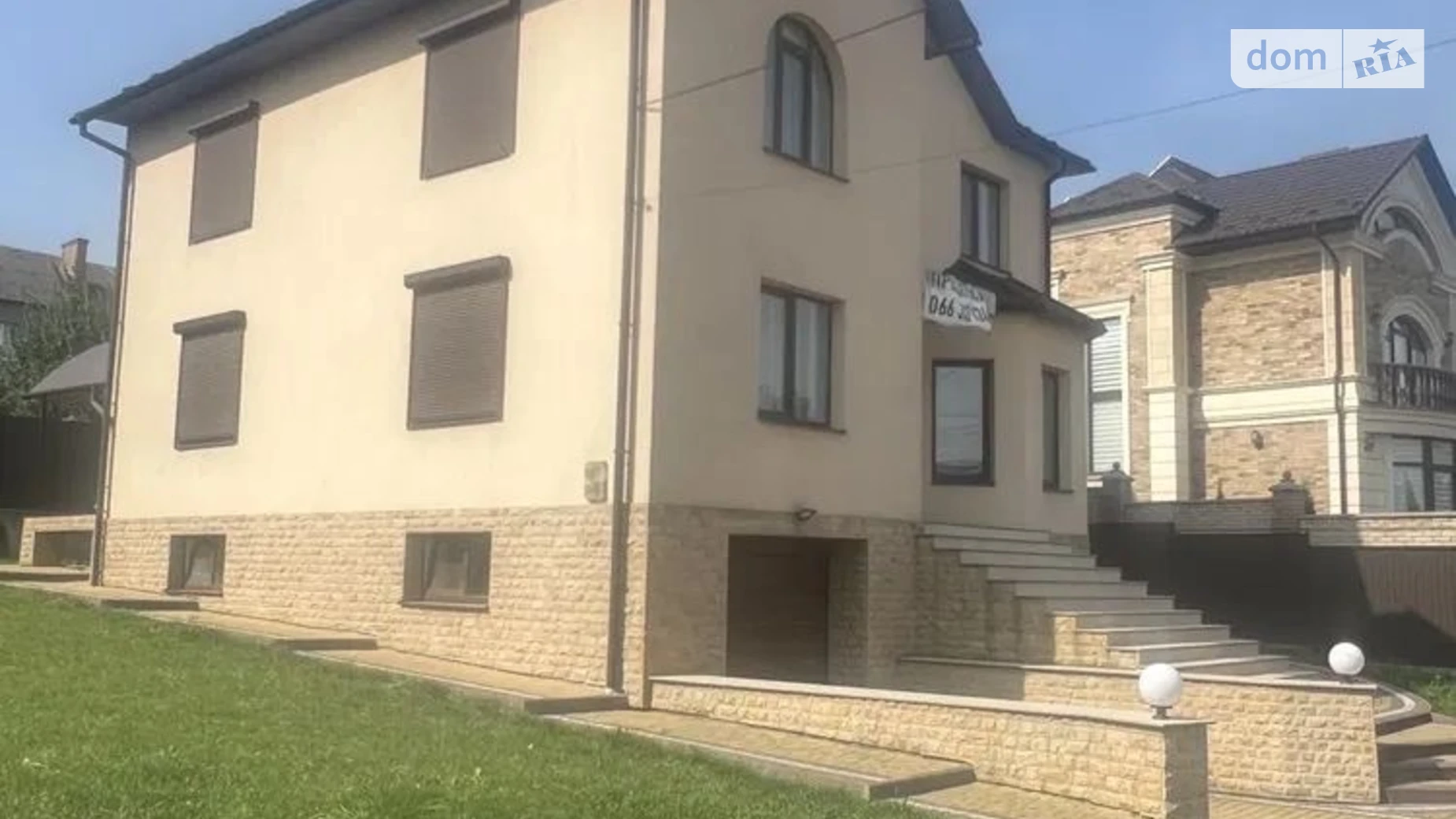 Продается дом на 3 этажа 250 кв. м с участком, цена: 325000 $ - фото 2