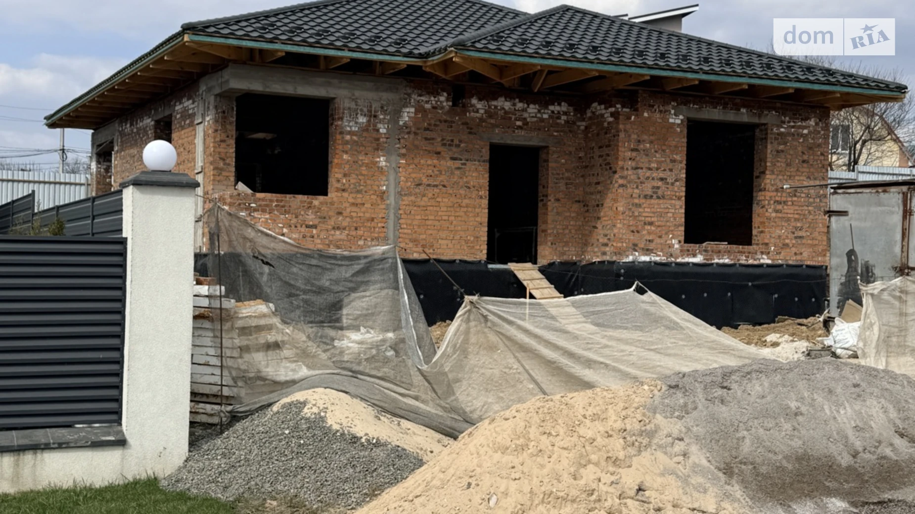 Продается дом на 2 этажа 130 кв. м с камином, цена: 79900 $ - фото 2