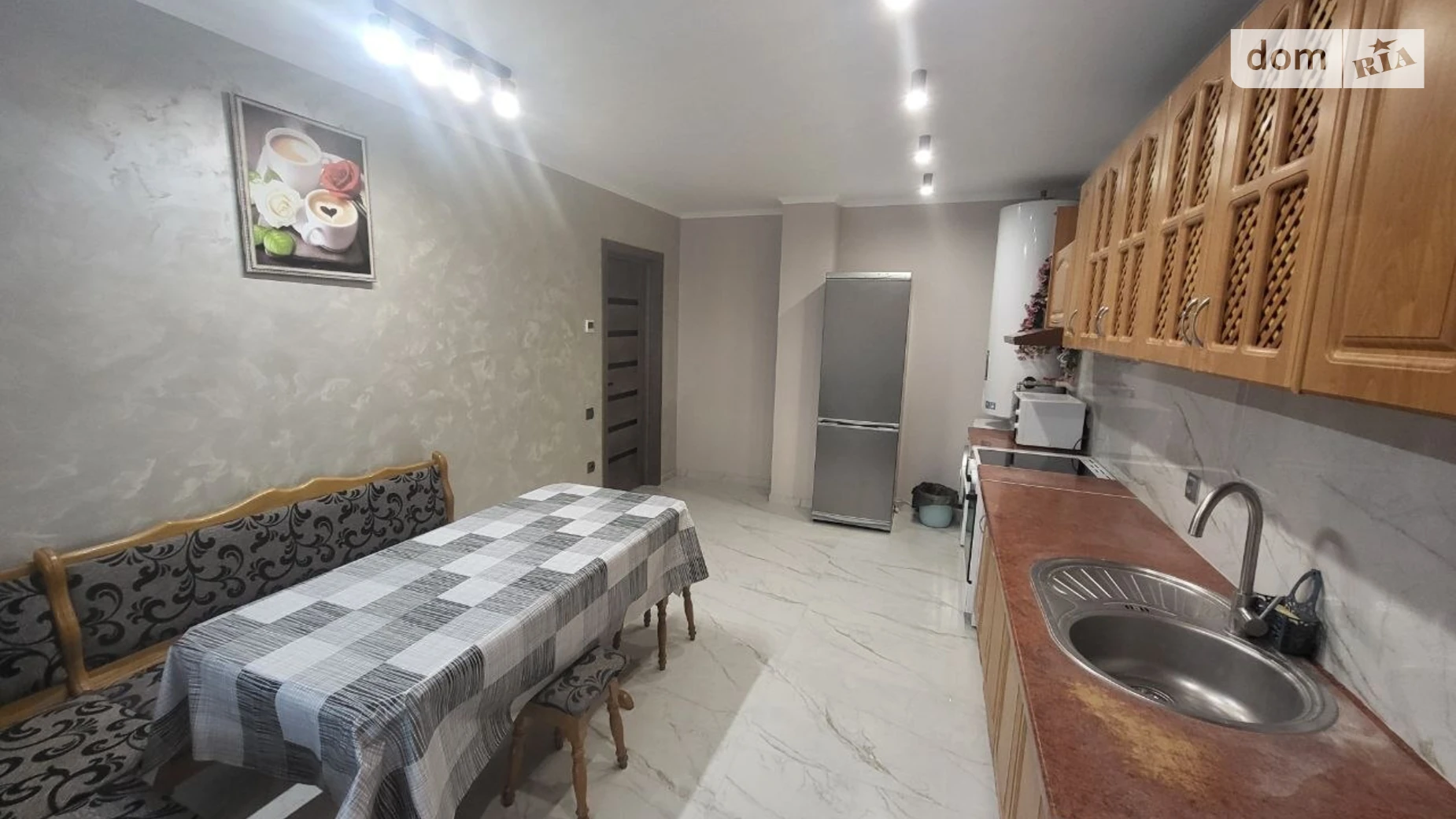 Сдается в аренду 3-комнатная квартира 100 кв. м в Львове, ул. Железнодорожная - фото 2