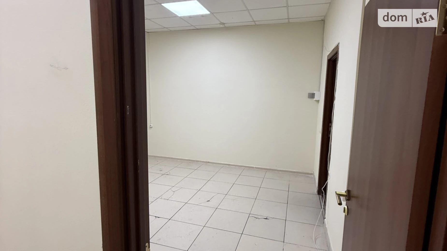 Сдается в аренду офис 20 кв. м в бизнес-центре, цена: 5000 грн - фото 4