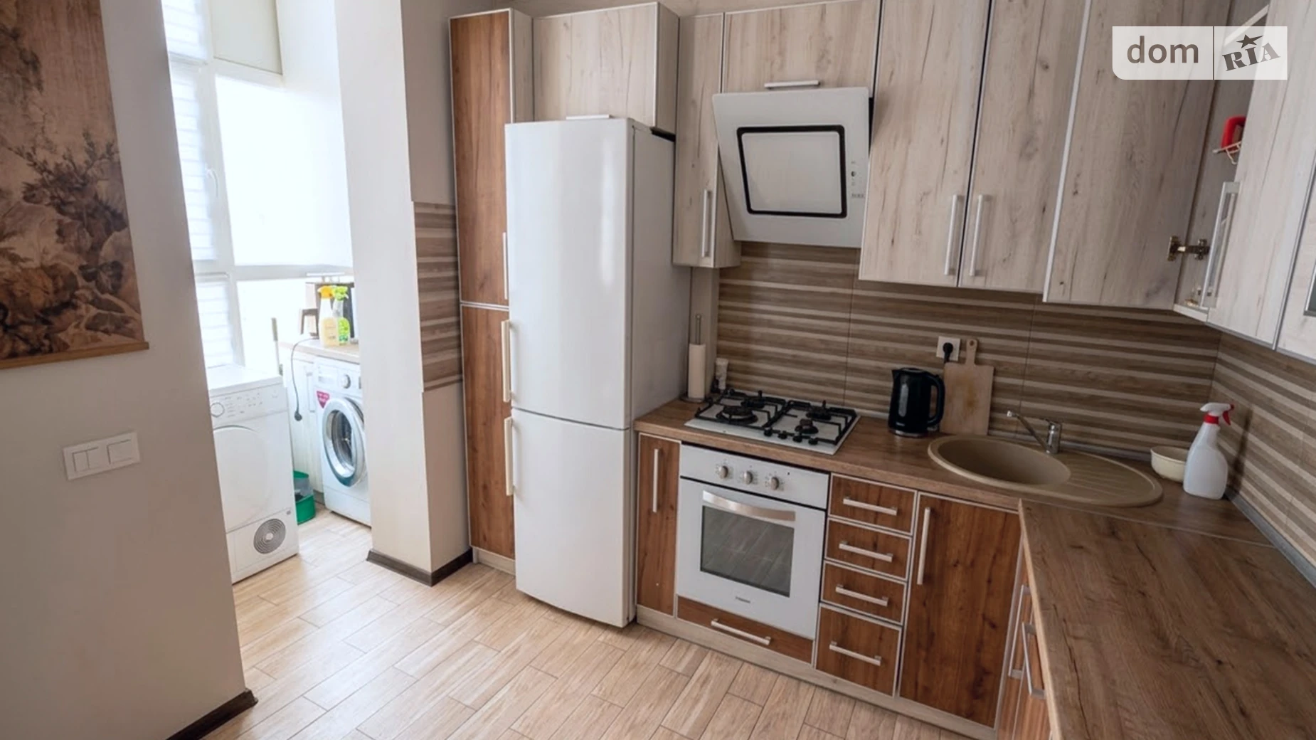 Продається 2-кімнатна квартира 139.3 кв. м у Івано-Франківську, вул. Галицька, 120А - фото 2