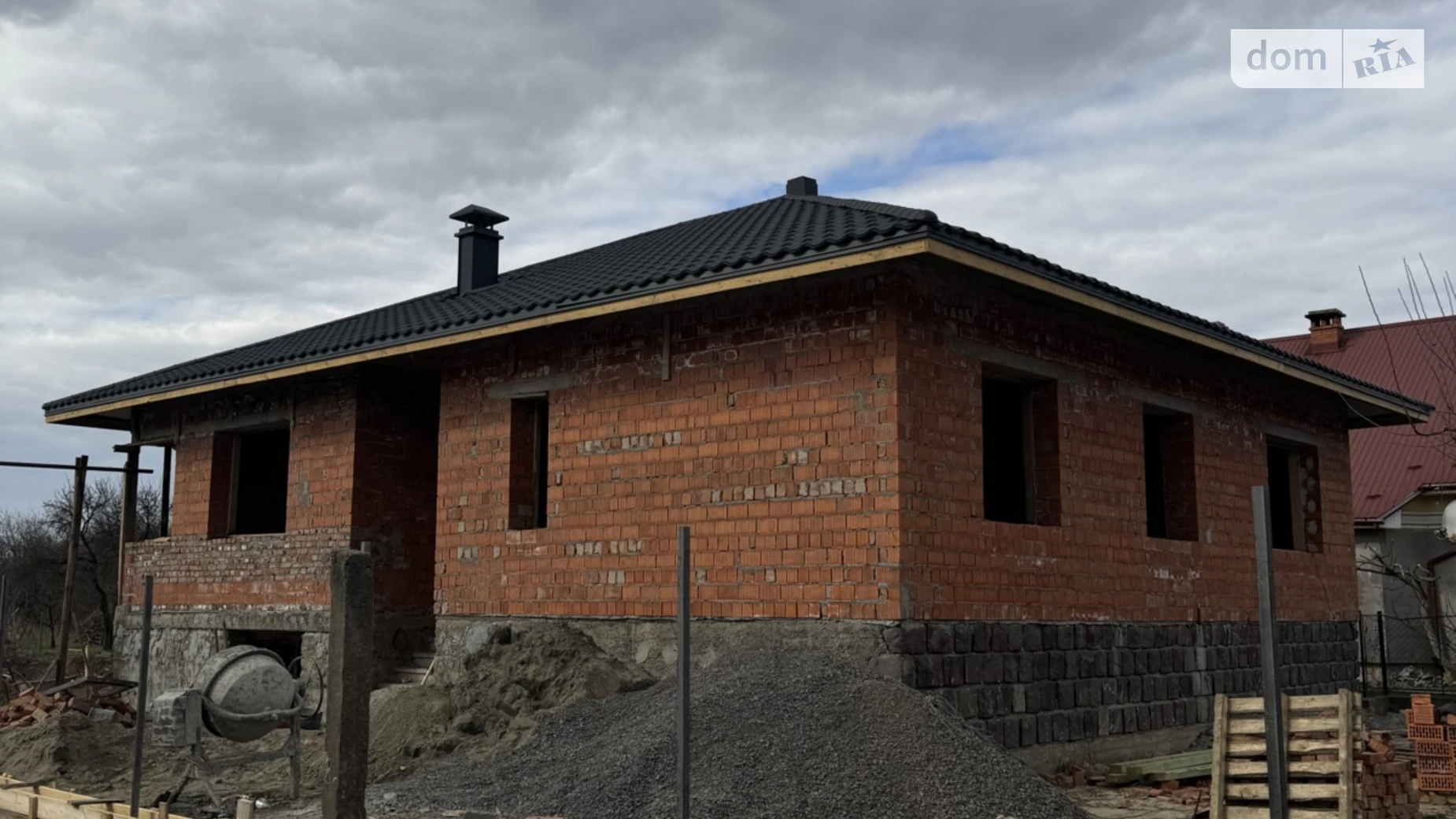 Продается одноэтажный дом 130 кв. м с бассейном, цена: 130000 $ - фото 2