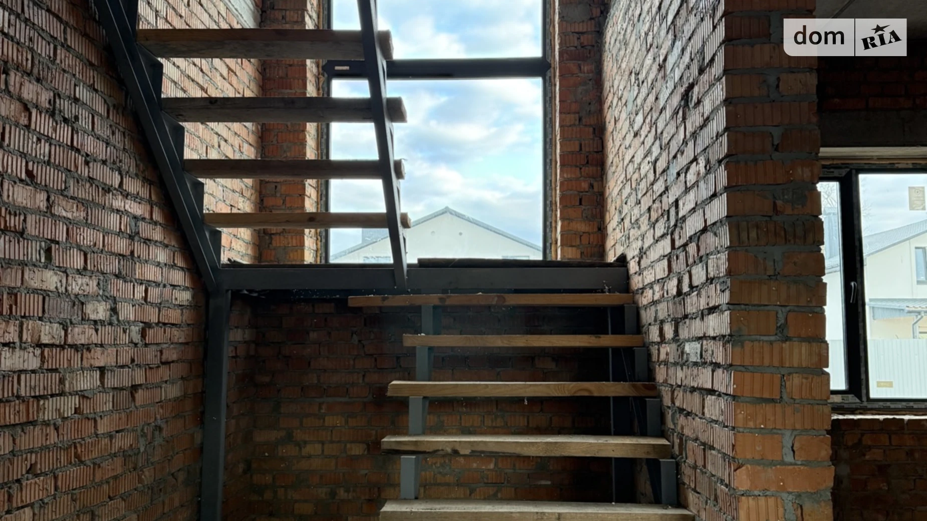 Продается дом на 2 этажа 200 кв. м с мансардой, цена: 100000 $ - фото 3