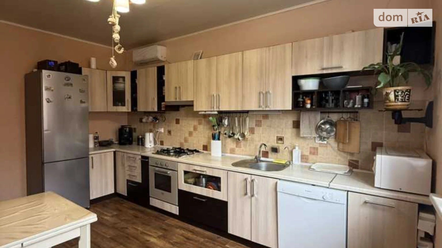 Продается дом на 2 этажа 217.5 кв. м с камином, цена: 170000 $ - фото 5