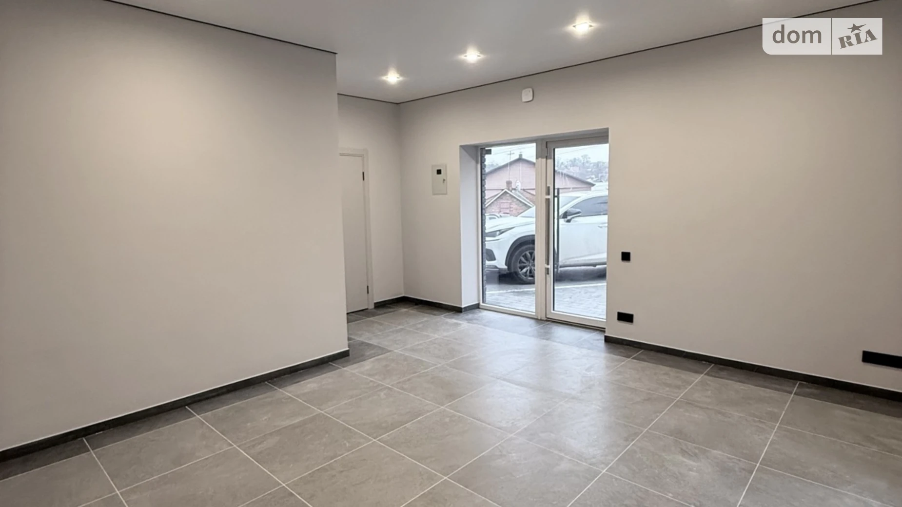 Продается офис 36.5 кв. м в бизнес-центре, цена: 84900 $ - фото 2