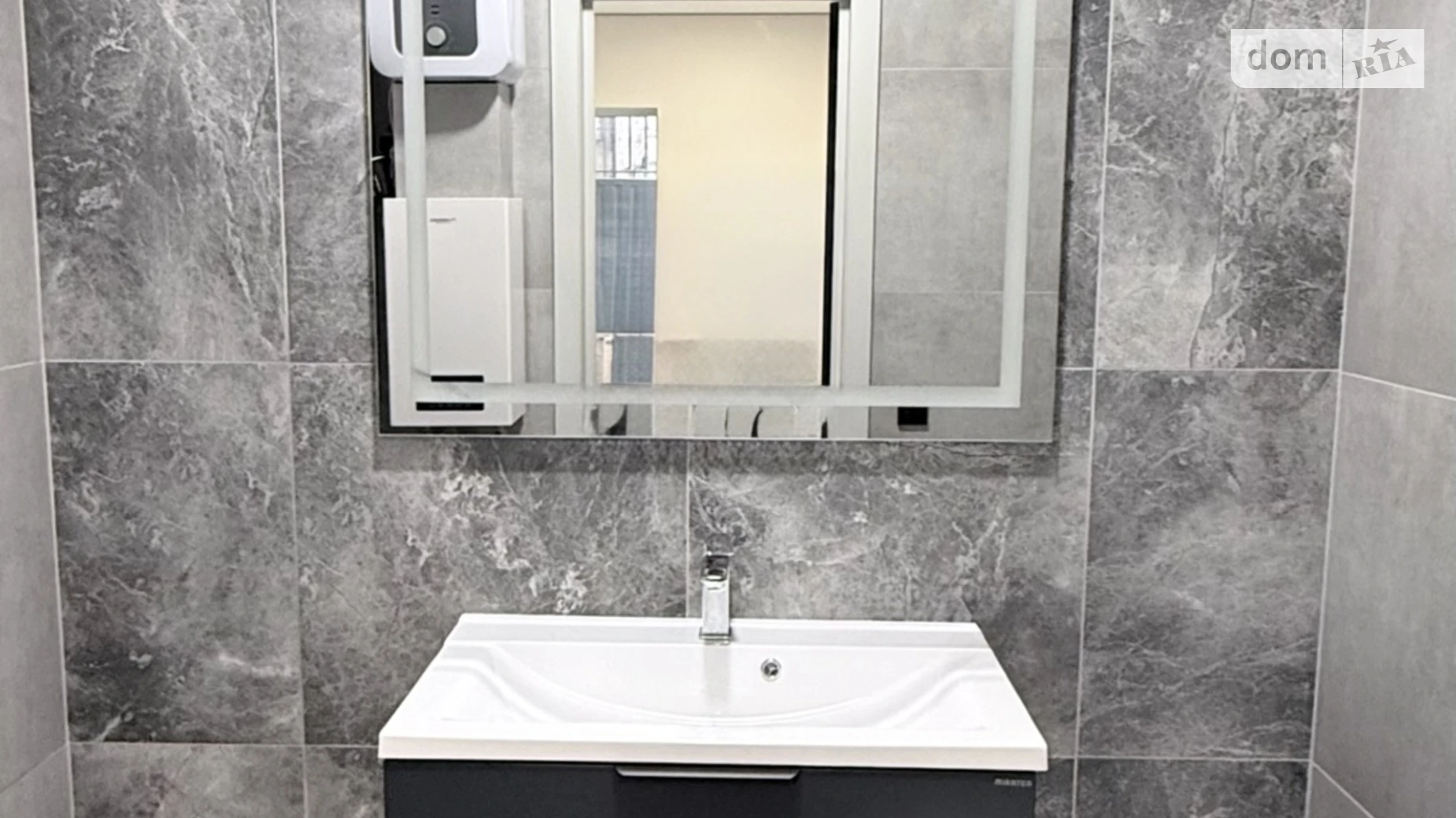 Продается офис 36.5 кв. м в бизнес-центре, цена: 84900 $ - фото 4
