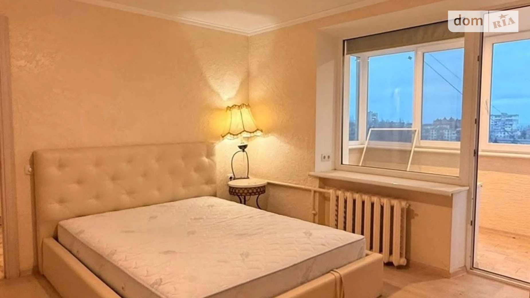 Продается 4-комнатная квартира 80 кв. м в Черноморске, цена: 68000 $ - фото 2