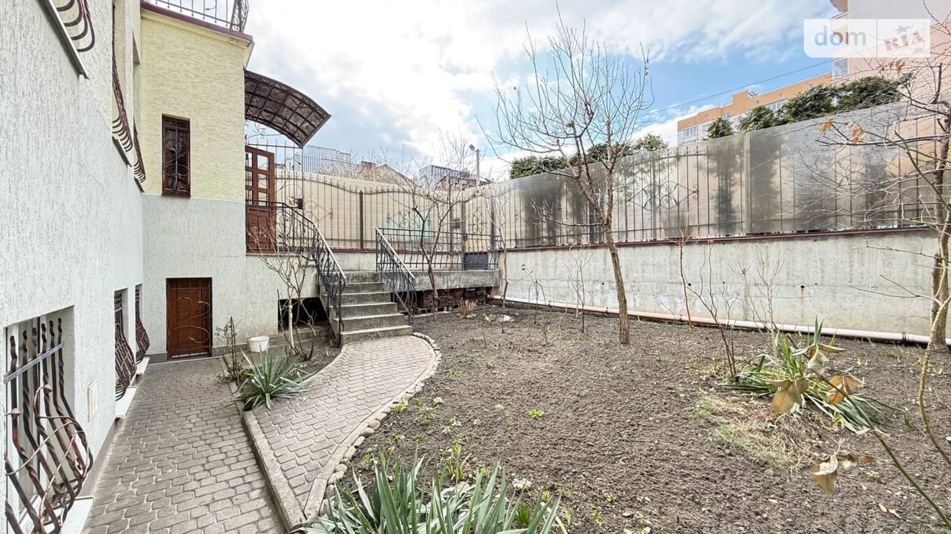 Продается дом на 2 этажа 198.5 кв. м с верандой, цена: 318000 $ - фото 2