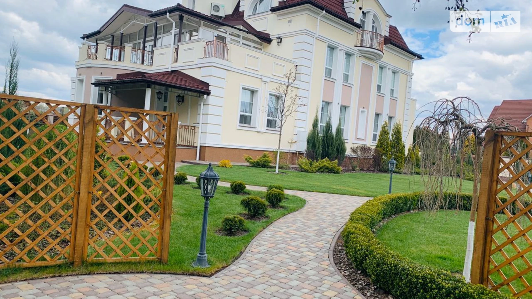 Сдается в аренду дом на 3 этажа 750 кв. м с садом, цена: 5000 € - фото 5