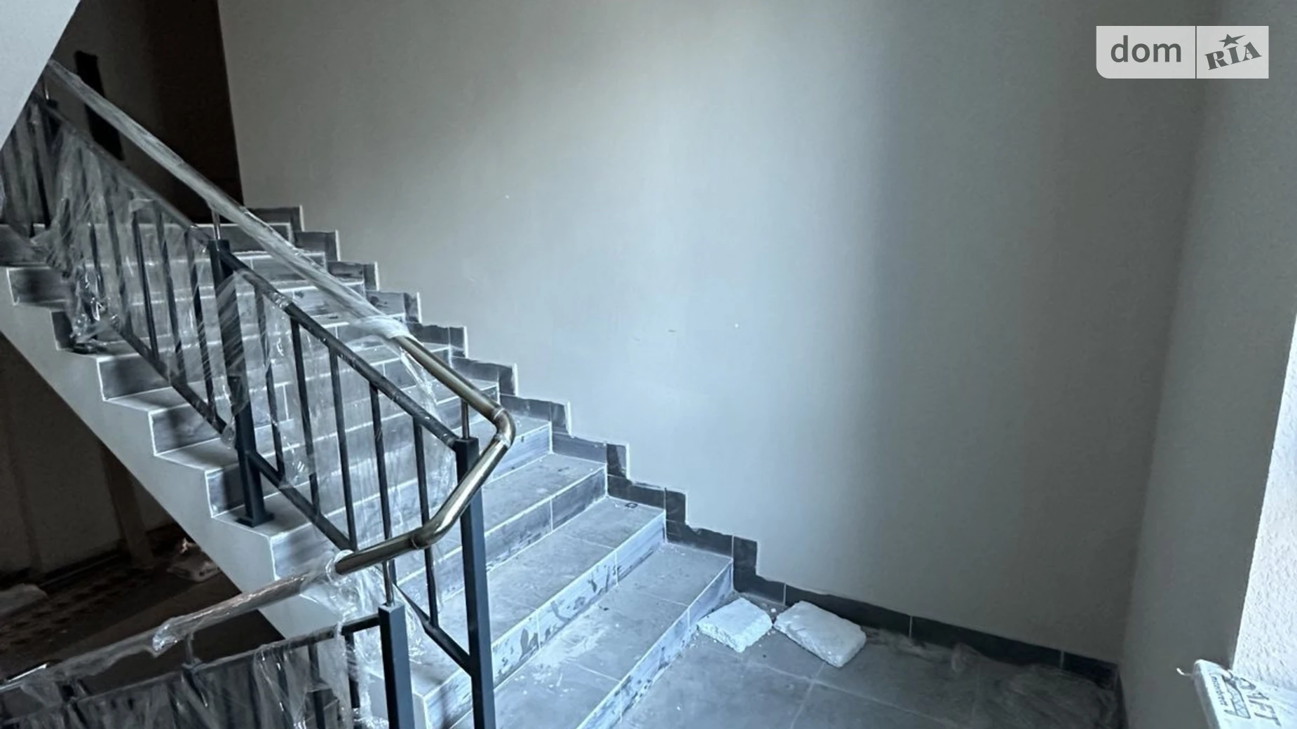Продается 2-комнатная квартира 59 кв. м в Львове, ул. Роксоляны - фото 2