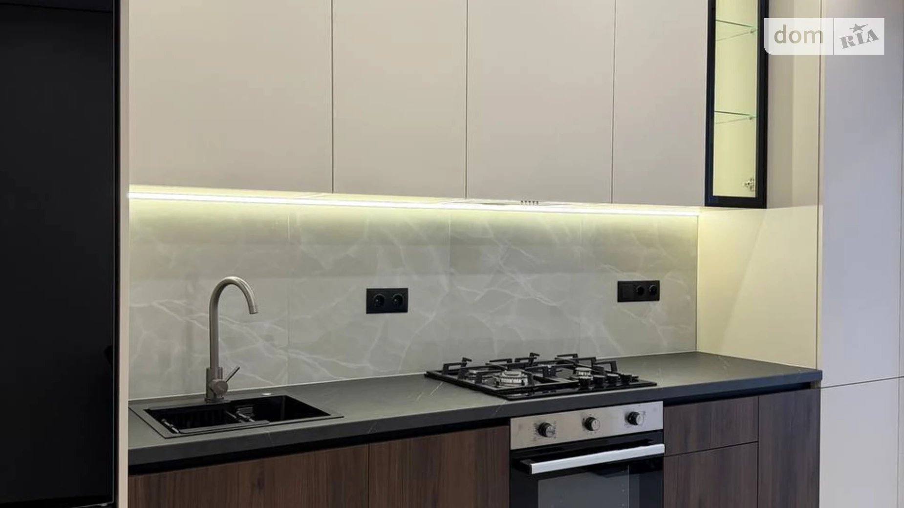 Продается 1-комнатная квартира 42 кв. м в, цена: 72000 $ - фото 2