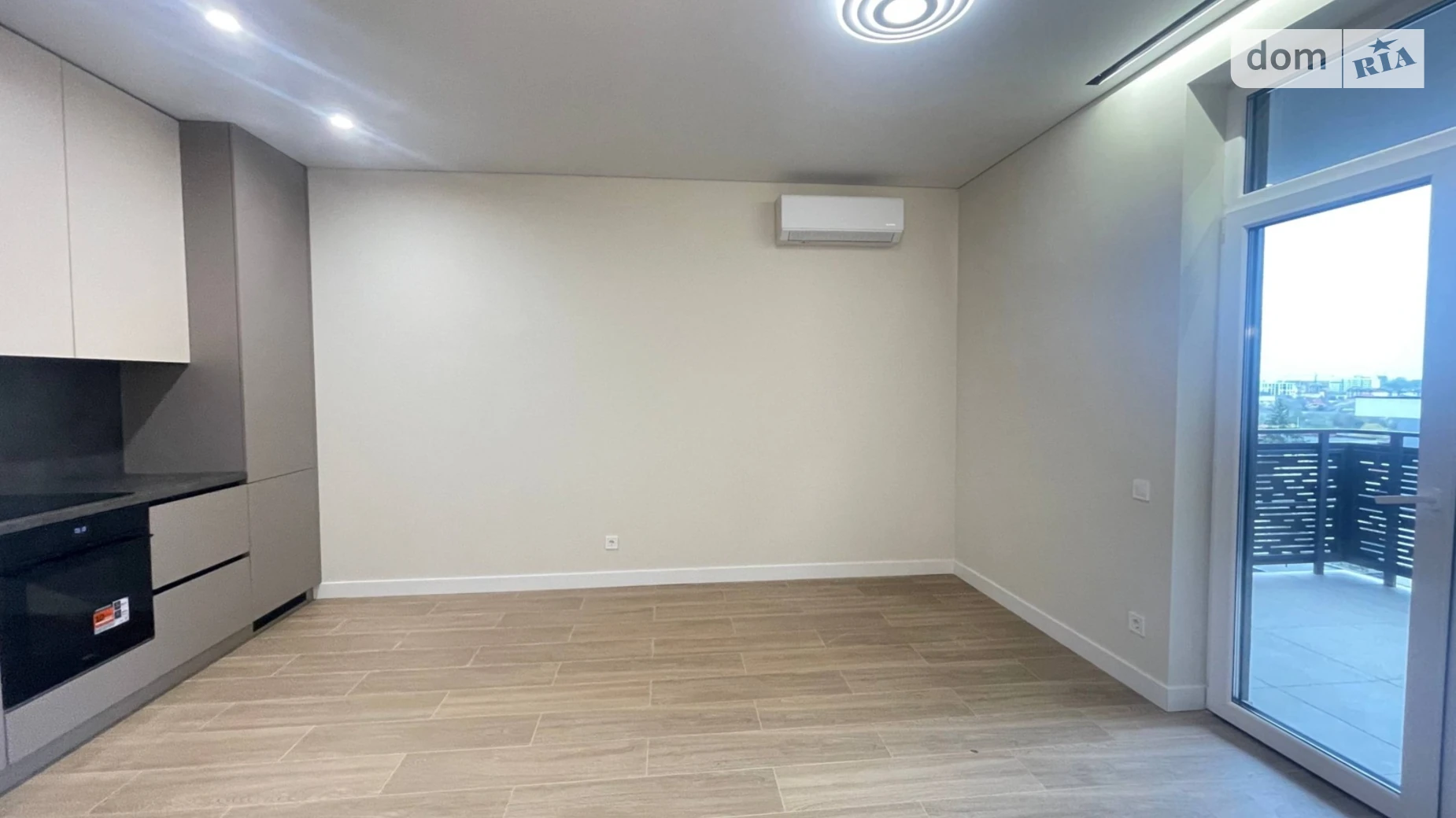 Продается 1-комнатная квартира 49 кв. м в Ужгороде, цена: 86999 $ - фото 2