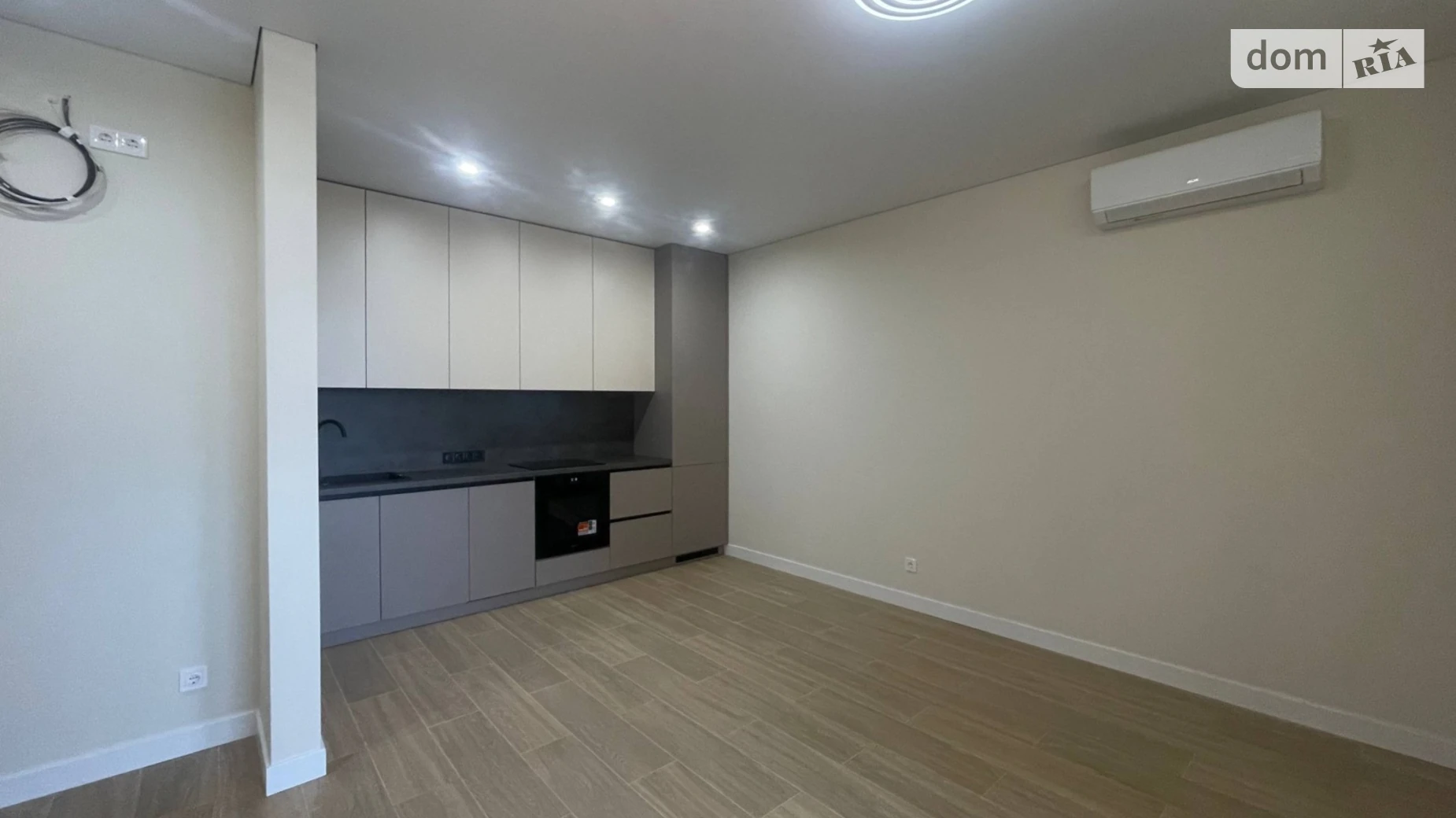 Продается 1-комнатная квартира 49 кв. м в Ужгороде, цена: 86999 $ - фото 4