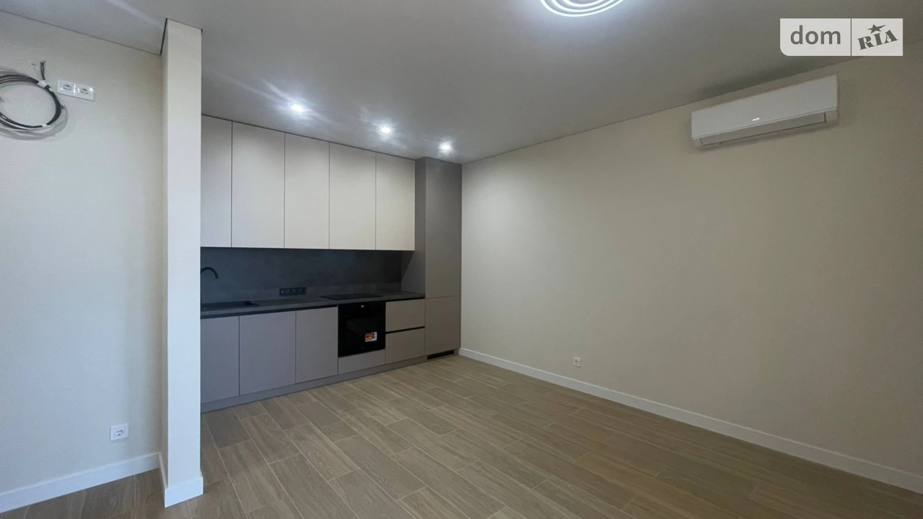 Продается 1-комнатная квартира 49 кв. м в Ужгороде, цена: 86999 $ - фото 3