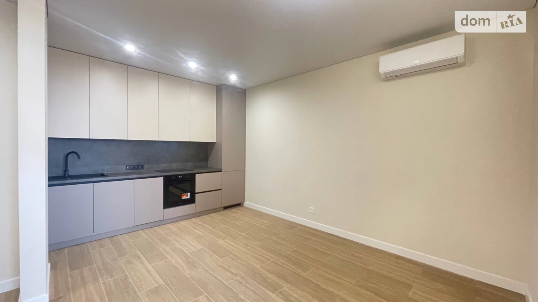 Продается 1-комнатная квартира 49 кв. м в Ужгороде, цена: 86999 $ - фото 5