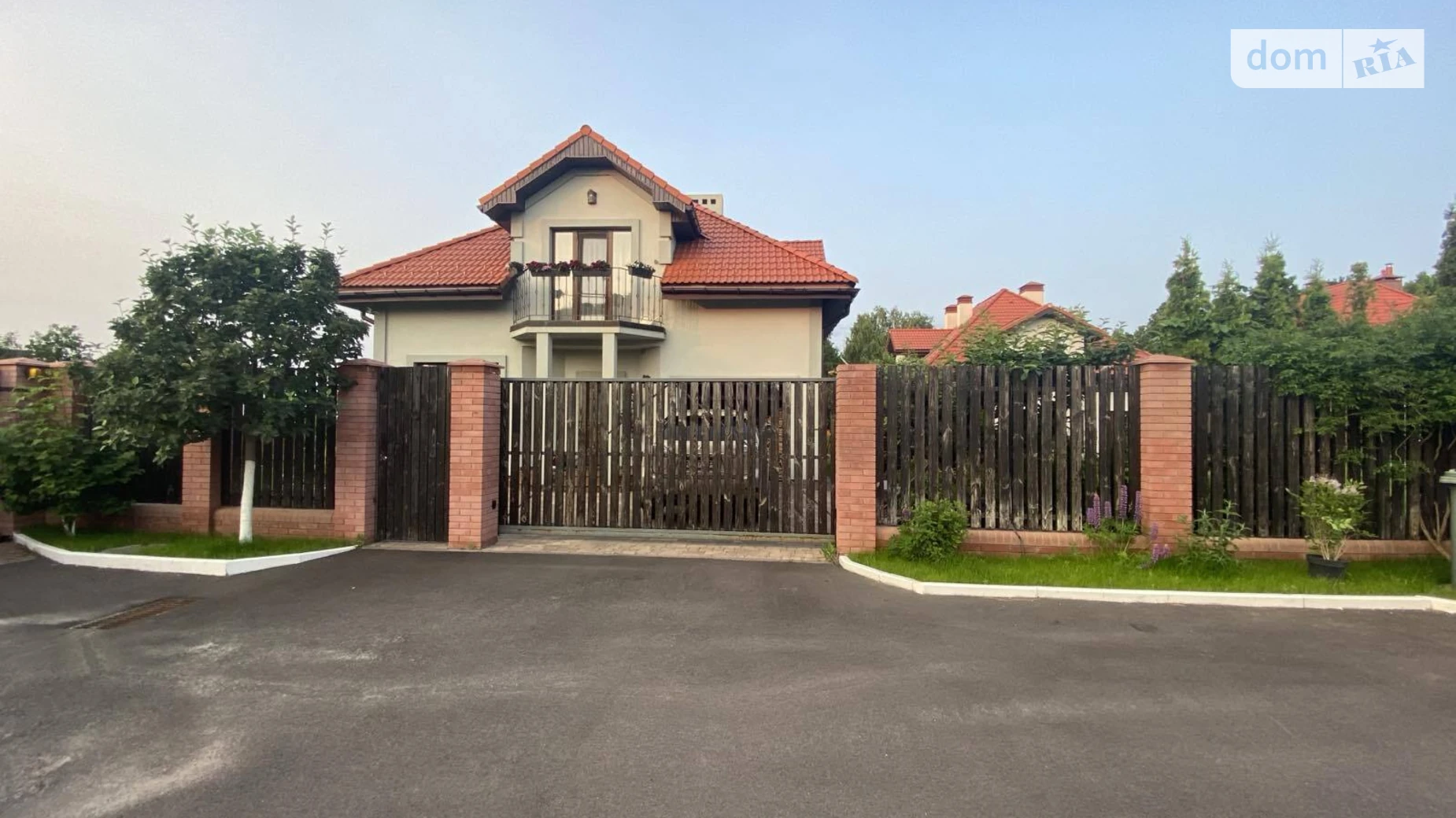 Продается дом на 2 этажа 219 кв. м с балконом, цена: 345000 $ - фото 3