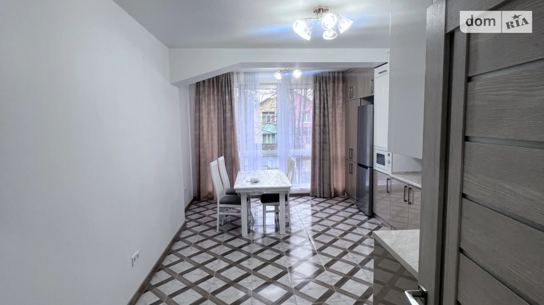 Сдается в аренду 2-комнатная квартира 62 кв. м в Черновцах, просп. Независимости, 121Б - фото 3