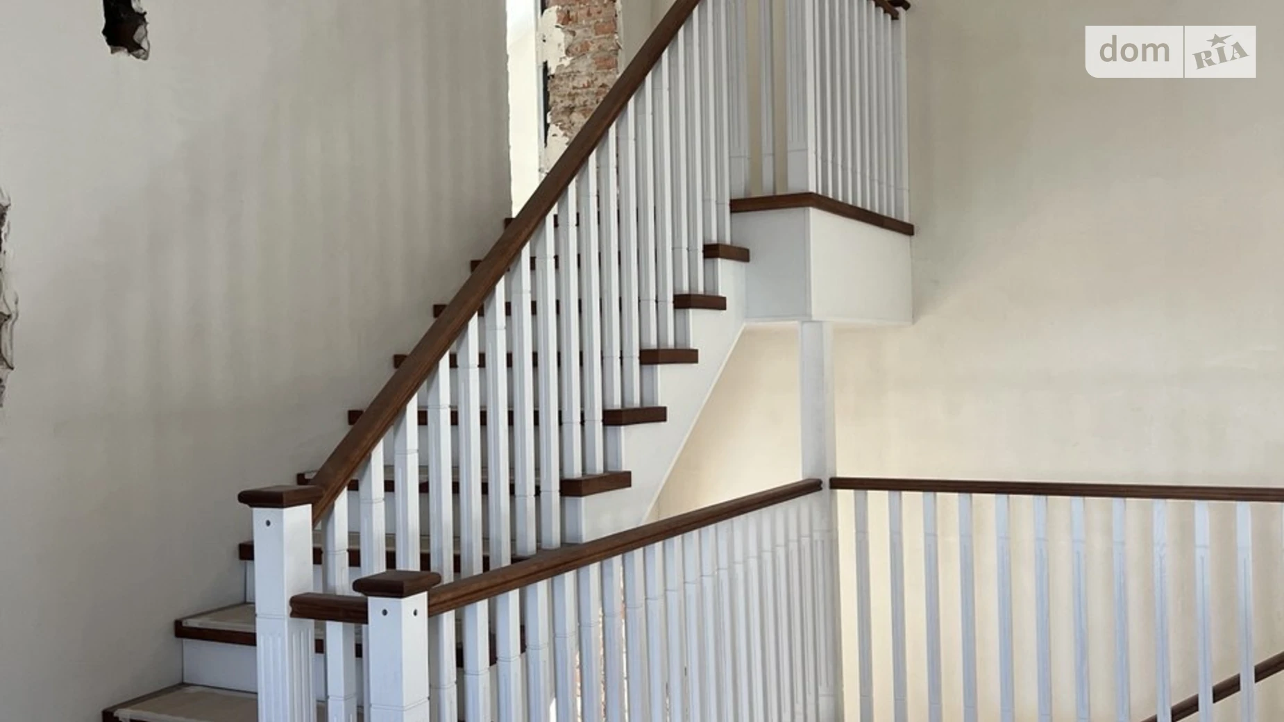 Продается дом на 3 этажа 344 кв. м с верандой, цена: 180000 $ - фото 5