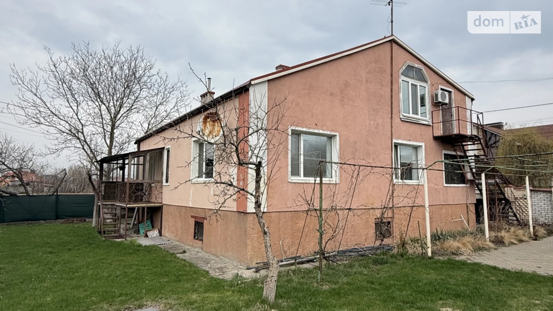 Продается дом на 2 этажа 289 кв. м с садом, цена: 75000 $ - фото 2