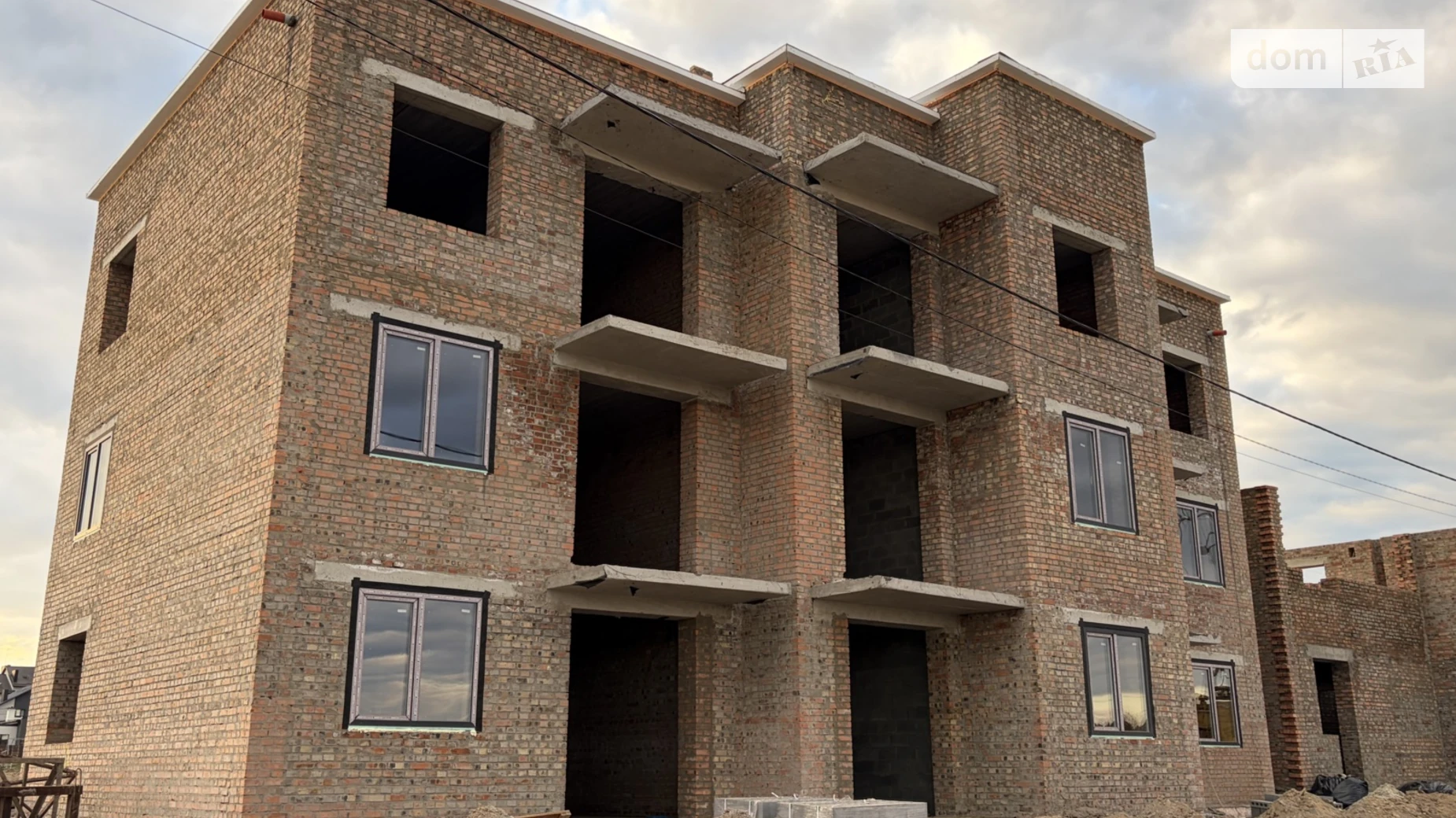 Продается 2-комнатная квартира 55 кв. м в, цена: 48400 $ - фото 2