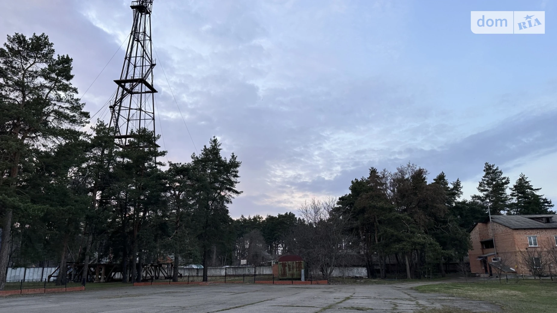 Продается 4-комнатная квартира 72.8 кв. м в Ромнах, ул. 8 Мая (9-го Мая) - фото 2