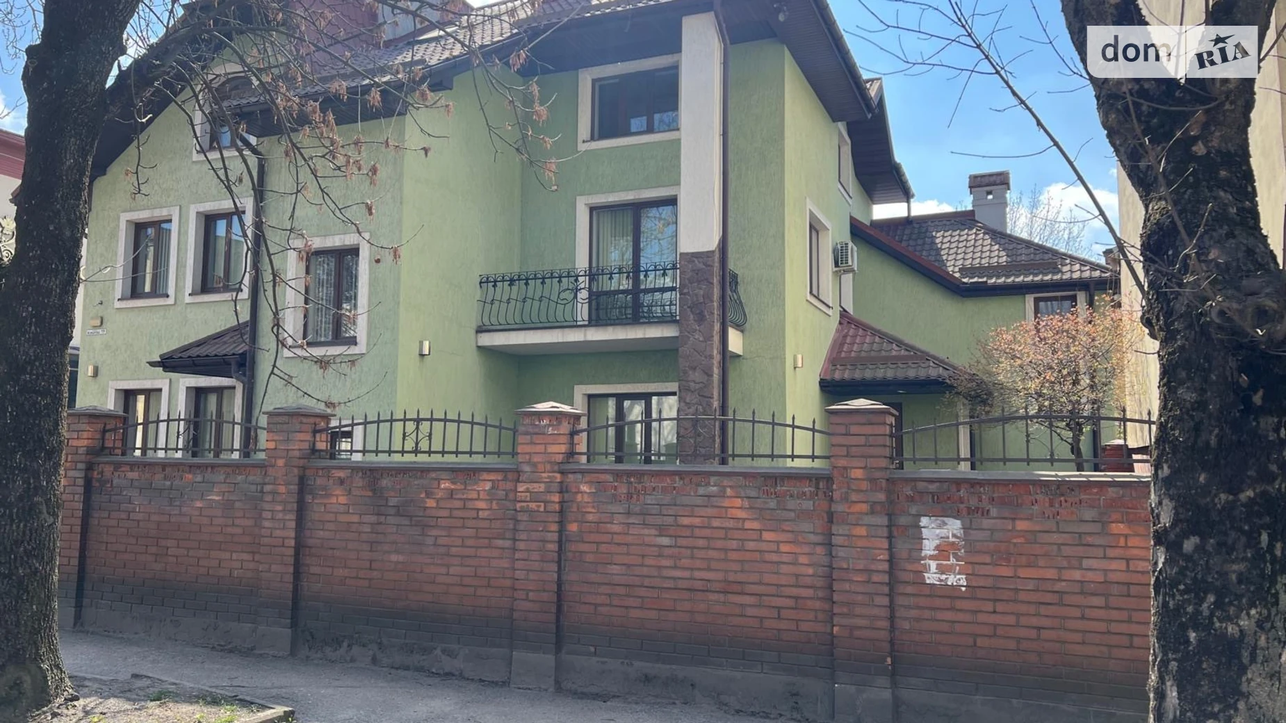 Продается дом на 3 этажа 420 кв. м с мебелью, цена: 750000 $ - фото 2