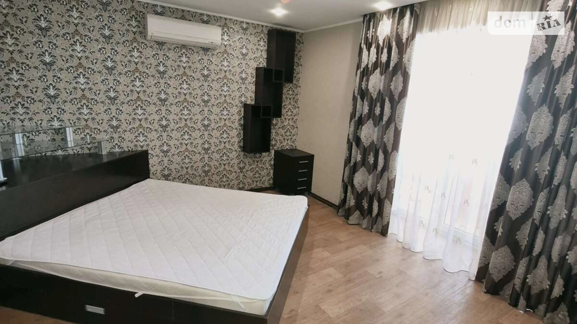 Продается 3-комнатная квартира 93 кв. м в Чернигове, просп. Мира - фото 2