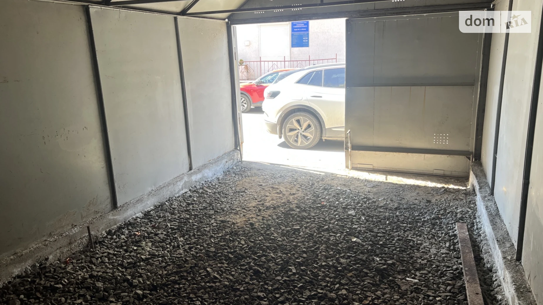 Сдается в аренду отдельно стоящий гараж под легковое авто на 18 кв. м, цена: 3200 грн - фото 4