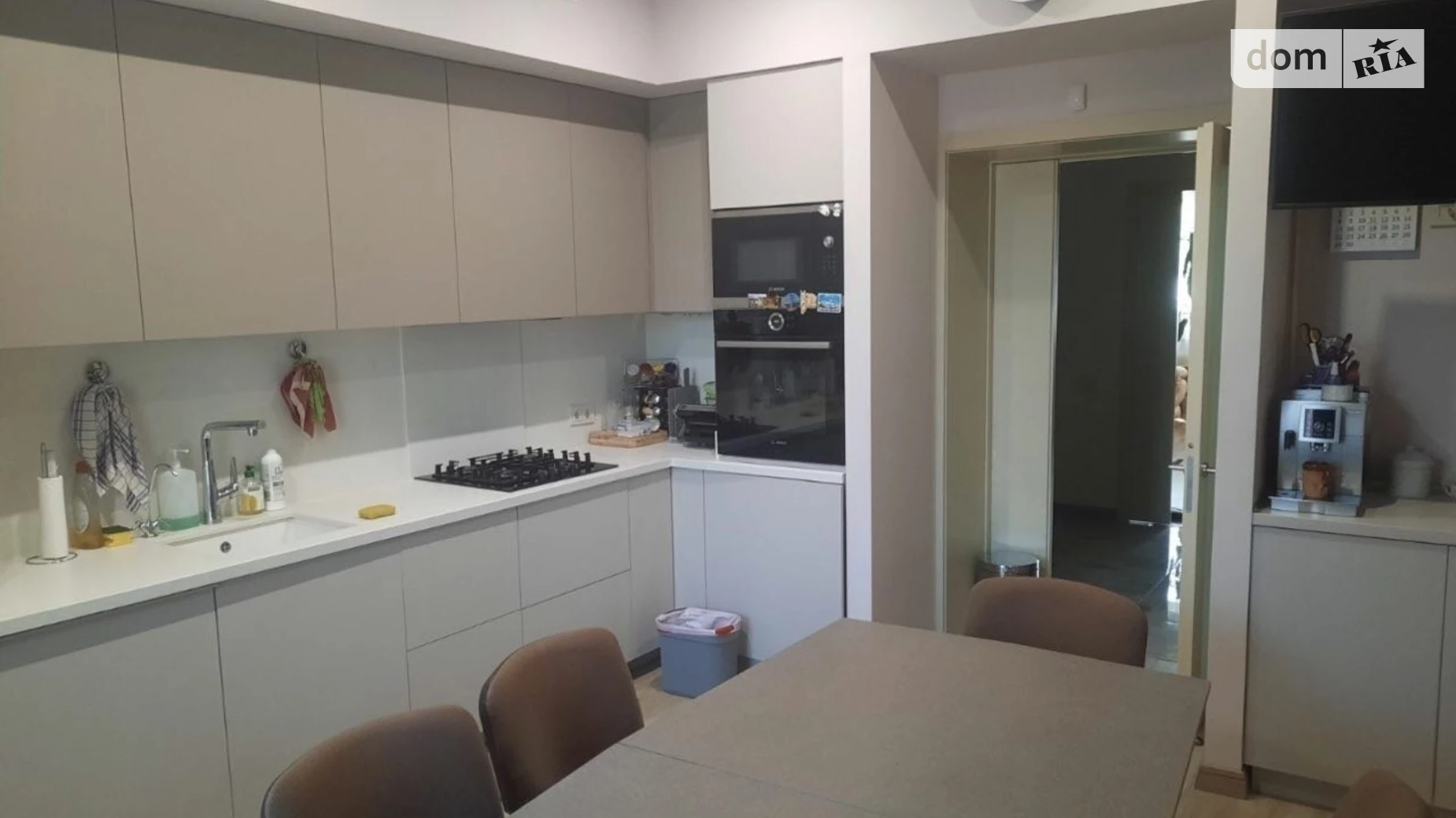 Продается дом на 2 этажа 250 кв. м с бассейном, цена: 240000 $ - фото 4