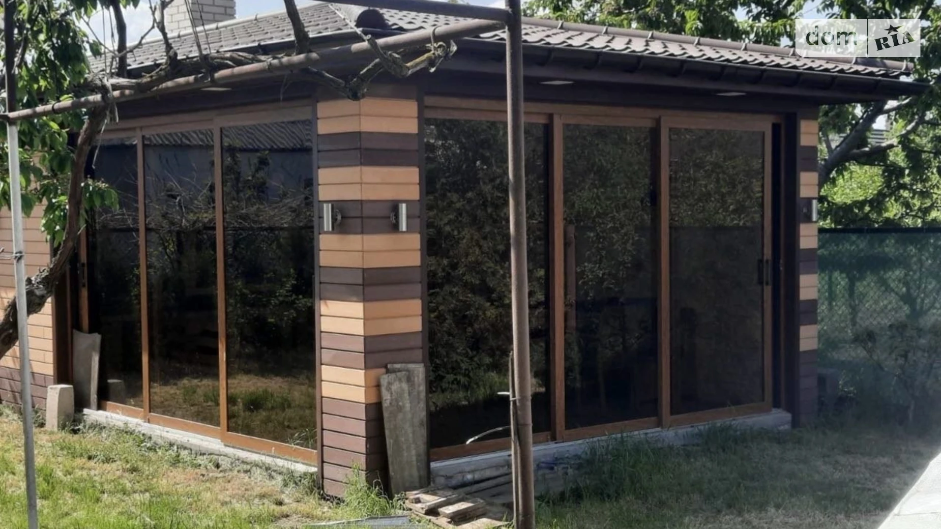 Продается дом на 2 этажа 250 кв. м с бассейном, цена: 240000 $ - фото 2