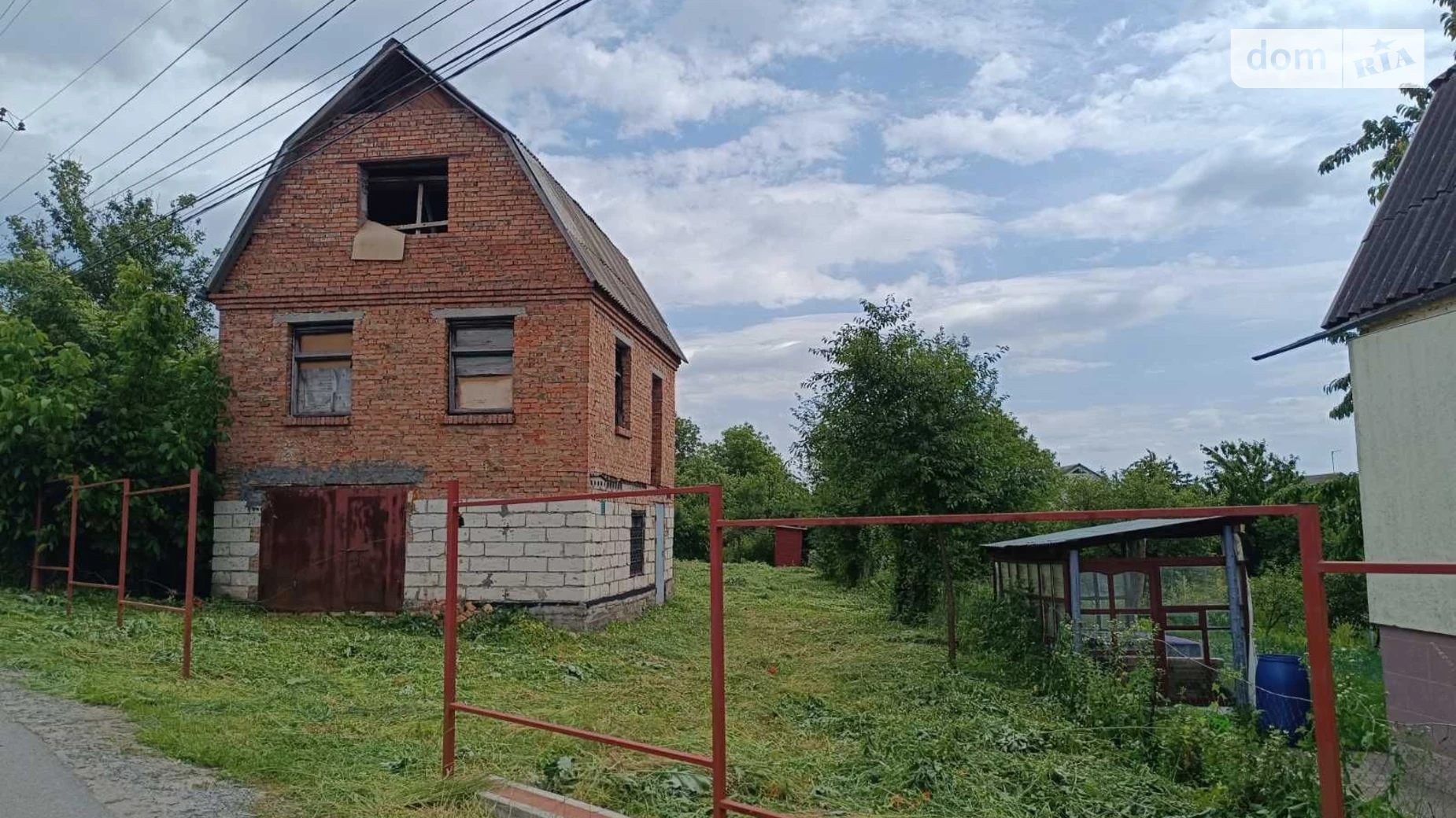 Продается дом на 2 этажа 68 кв. м с гаражом, цена: 25900 $ - фото 2