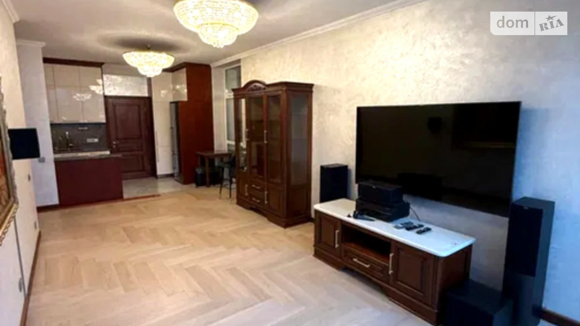 Продается 4-комнатная квартира 106 кв. м в Львове, ул. Хмельницкого Богдана, 220 - фото 2